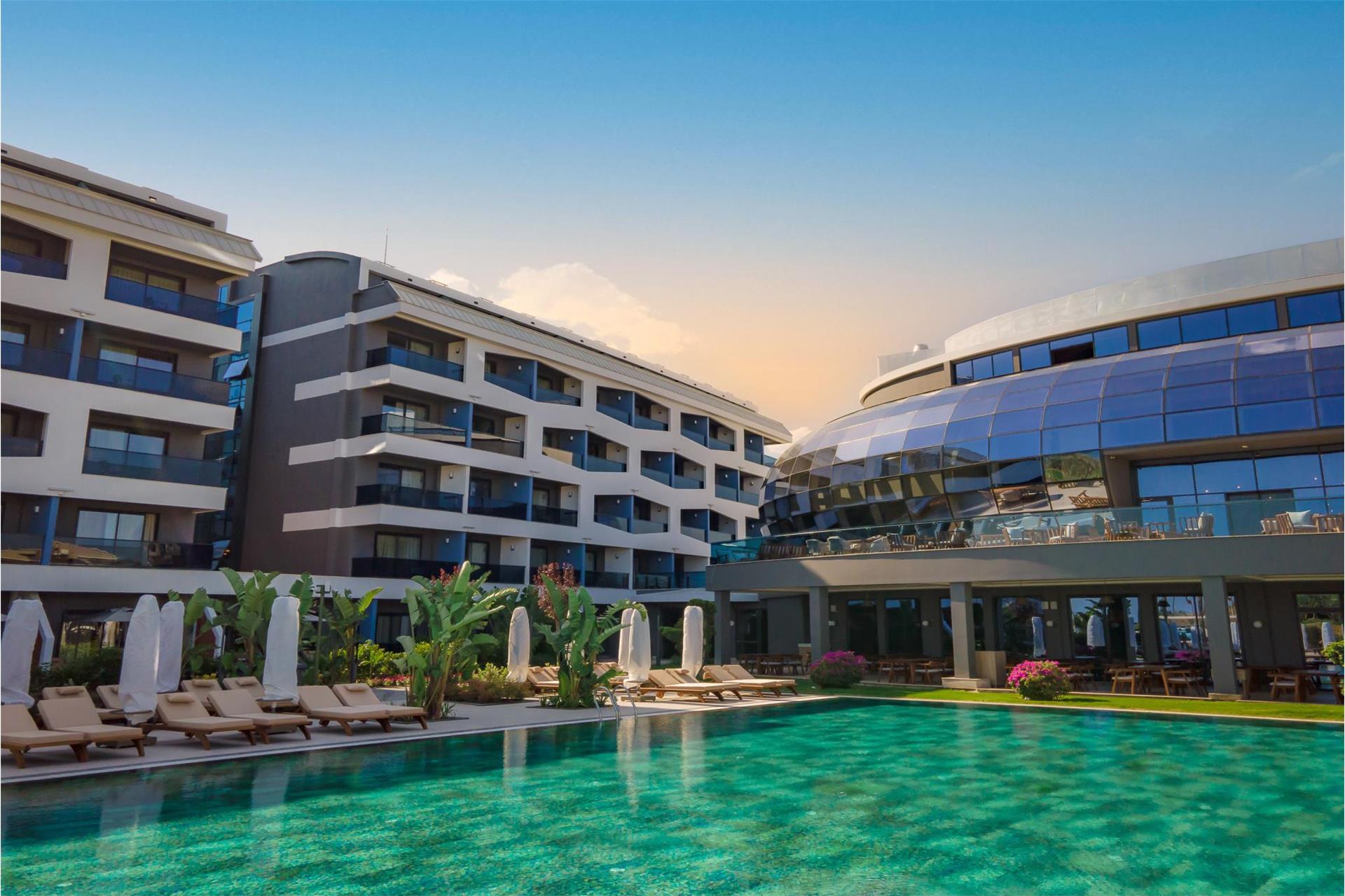 LIU Resorts Antalya Airport VIP Transfer