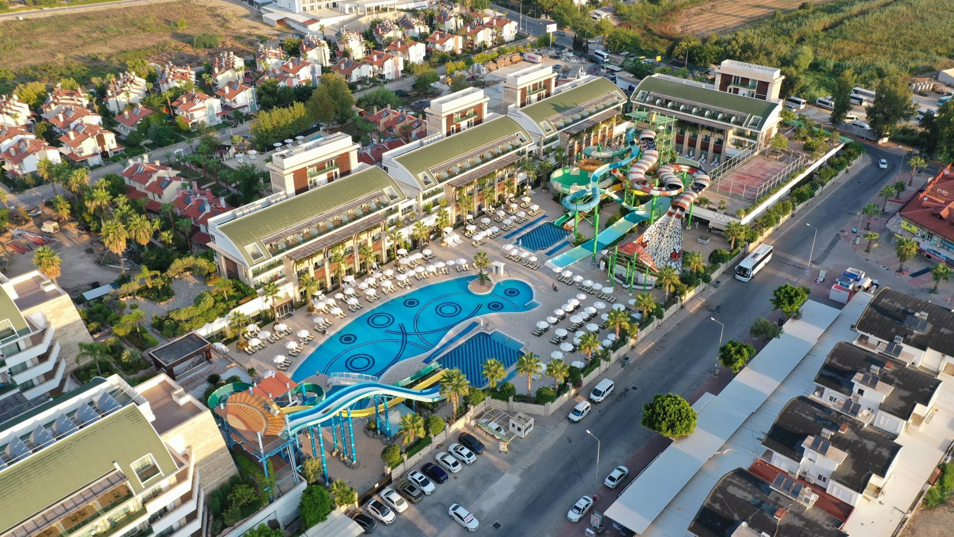 Crystal Waterworld Aqua Collection Antalya Havalimanı Transfer