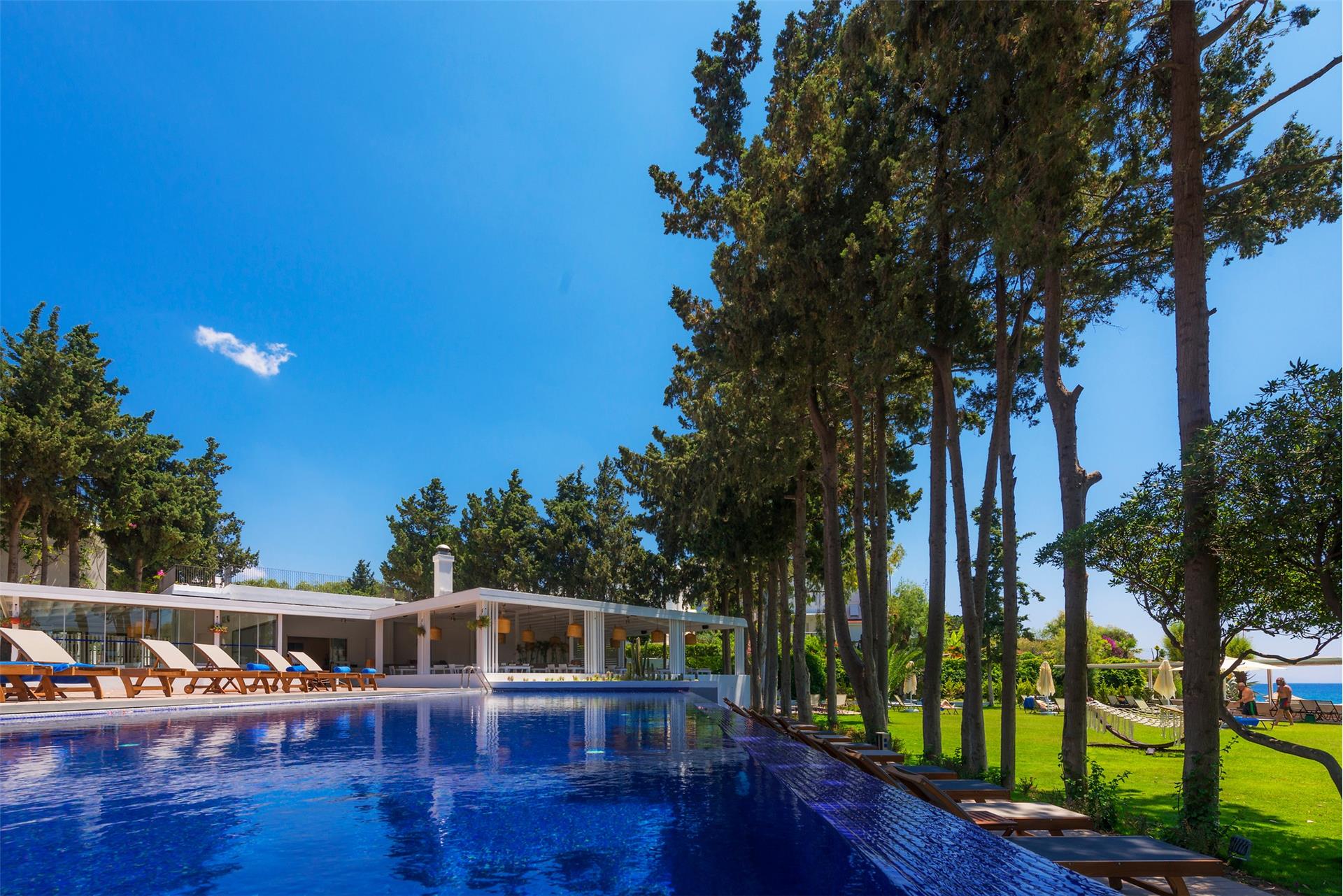 LIV Hotel by Bellazure Bodrum Milas-Bodrum Flughafen VIP Transfer
